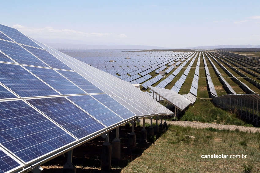 China inicia construção da maior usina de hidrogênio movida a energia solar do mundo