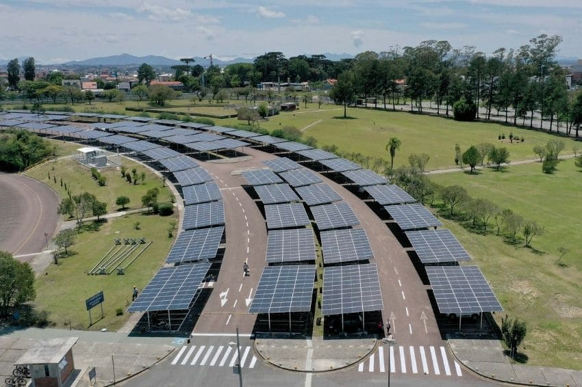 UFPR inaugura maior usina fotovoltaica em carport do Brasil