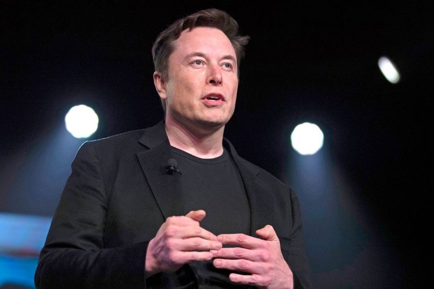 Consumo de energia dobrará com adoção de VEs, diz CEO da Tesla