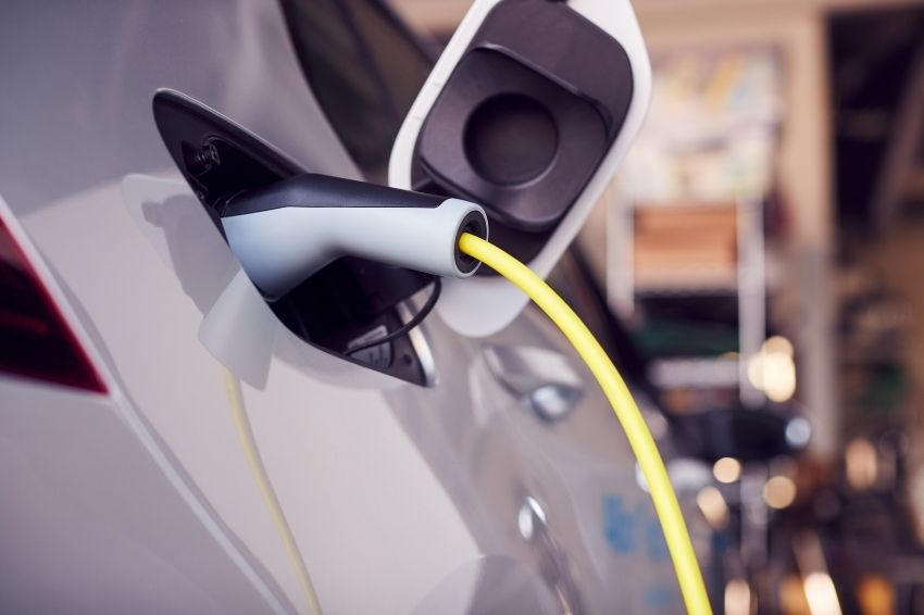 Massachusetts proíbe venda de carros movidos a combustíveis fósseis a partir de 2035