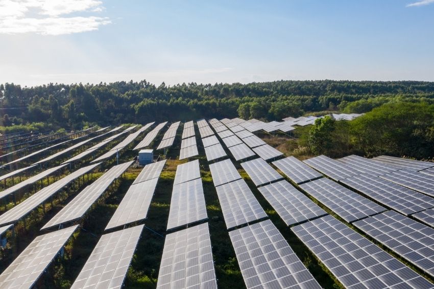 Empresas captam R$ 320 milhões para projetos solares no Brasil