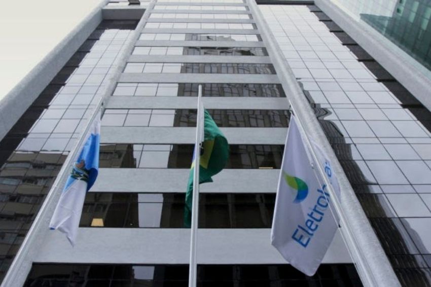 23-02-2021-canal-solar-Bolsonaro deve publicar MP para privatizar Eletrobras