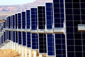 23-03-21-canal-solar-Módulos bifaciais dominam setor fotovoltaico em 2020 no Brasil