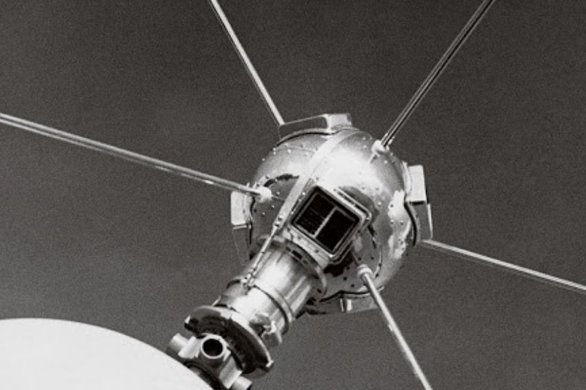 63 anos do lançamento do primeiro satélite alimentado por energia solar