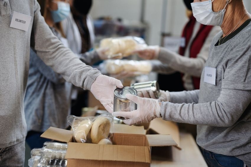 EDP doa mais de 3 mil cestas básicas para auxiliar no combate a pandemia