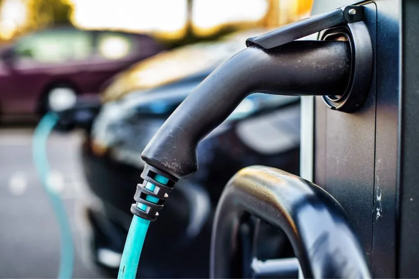 Canal Solar - Obrigatoriedade de carregamento de carros elétricos em São Paulo
