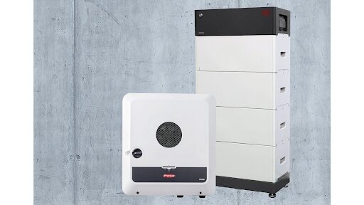 Figura 2: Inversor Fronius GEN24 associado a um banco de baterias BYD B-Box. Fonte: Fronius/reprodução