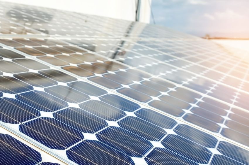 JA Solar garante fornecimento de silício até dezembro de 2025