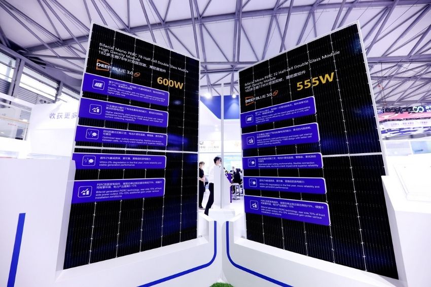JA Solar lança Deep Blue 3.0 Pro na SNEC 2021
