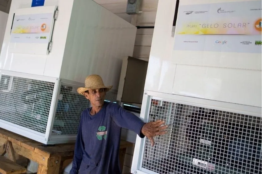 Máquina de gelo movida a solar beneficia comunidades da Amazônia