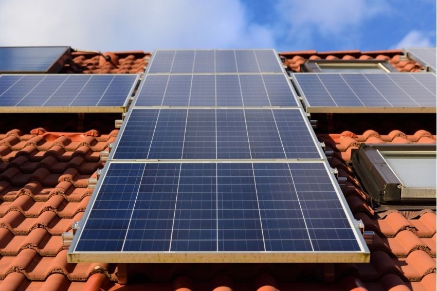 Alta na conta de luz vai impulsionar mercado de energia solar
