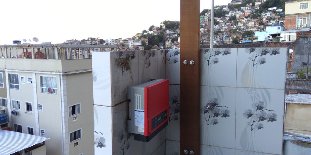 Sistema fotovoltaico é instalado em ONG no Vidigal (RJ)