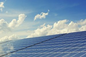 14-09-21-canal-solar-CEI firma acordo com grupo do Catar para impulsionar a solar no Brasil