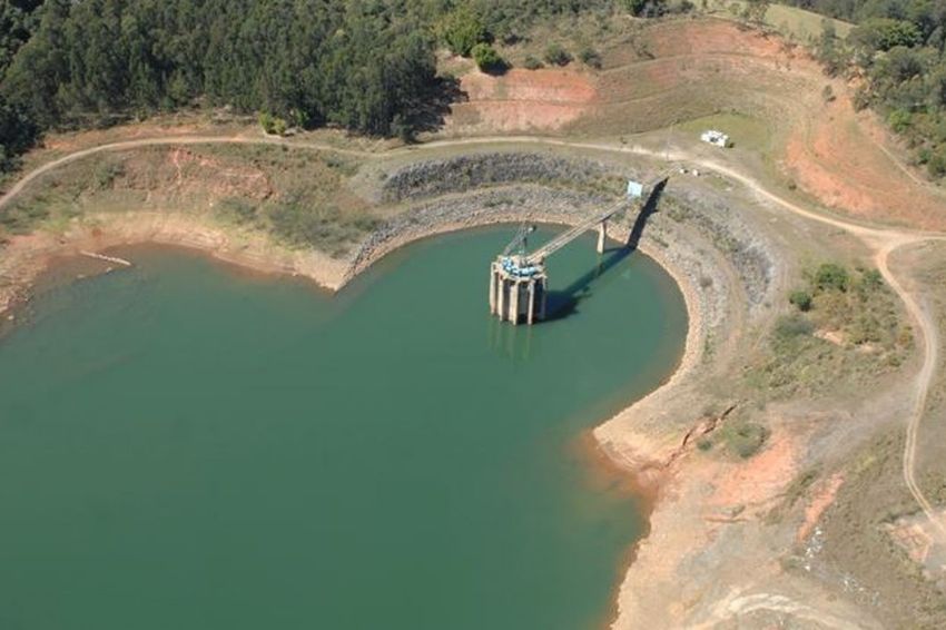 Nível dos reservatórios brasileiros despenca e está abaixo dos 30% 