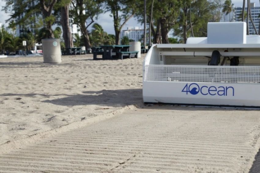 Robô ajuda na limpeza de praias com o auxílio da energia solar
