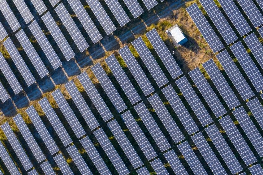 Brasil acrescenta 210 usinas solares por dia ao sistema de compensação