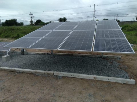 Figura 6: Estrutura monoposte montada no laboratório Recôncavo Solar