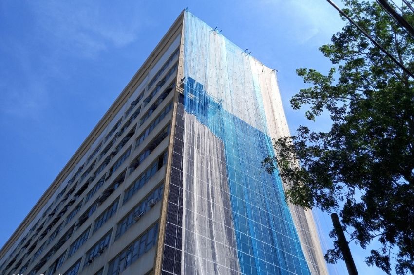 Hospital Universitário da UFRJ ganha sistema fotovoltaico em fachada