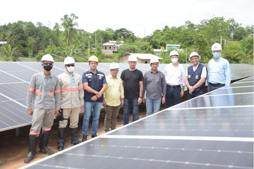 Usina solar leva energia 24 horas por dia à vila ribeirinha no Acre
