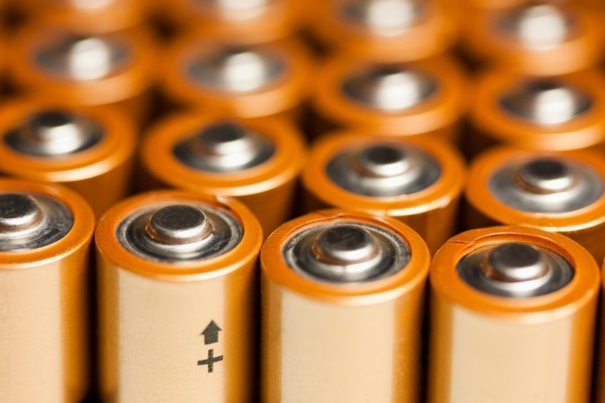 Preço das baterias de íon-lítio cai 89% em 2021