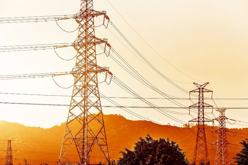 ANEEL leiloa 5 lotes de transmissão de energia com investimentos de R$ 2,9 bilhões