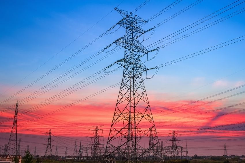 Governo aprova MP que autoriza empréstimo para socorrer setor elétrico