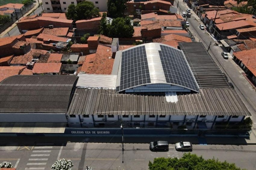Solar gera economia de R$ 8 mil para escola em Fortaleza