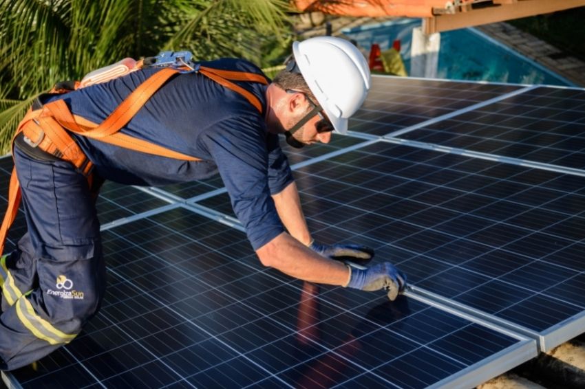 Energia solar gerou mais de 400 empregos por dia em 2021