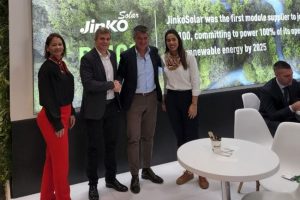 Canal Solar Aldo e Jinko fecham maior acordo do mundo para distribuir os módulos N-Type