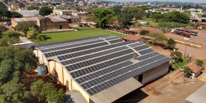 Canal Solar Uso de clips ARaymond acelera instalação de usina