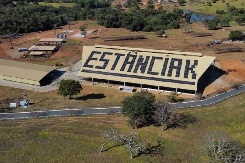 13-07-22-canal-solar-Fazenda de Goiás ganha letreiro formado por painéis solares