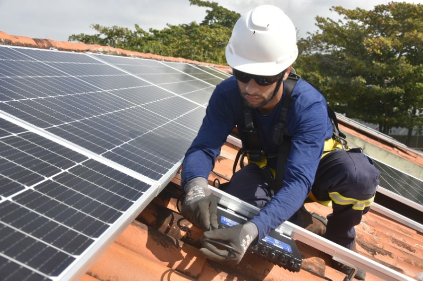 Brasil é o sexto país que mais gerou empregos no setor solar em 2021 