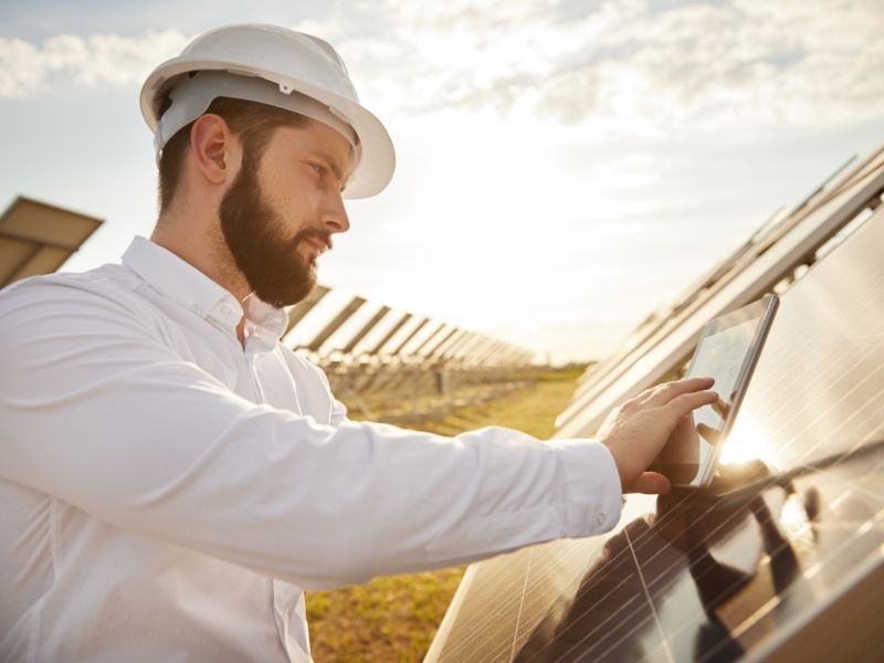 Energia solar expõe engenheiros eletricistas a grandes oportunidades