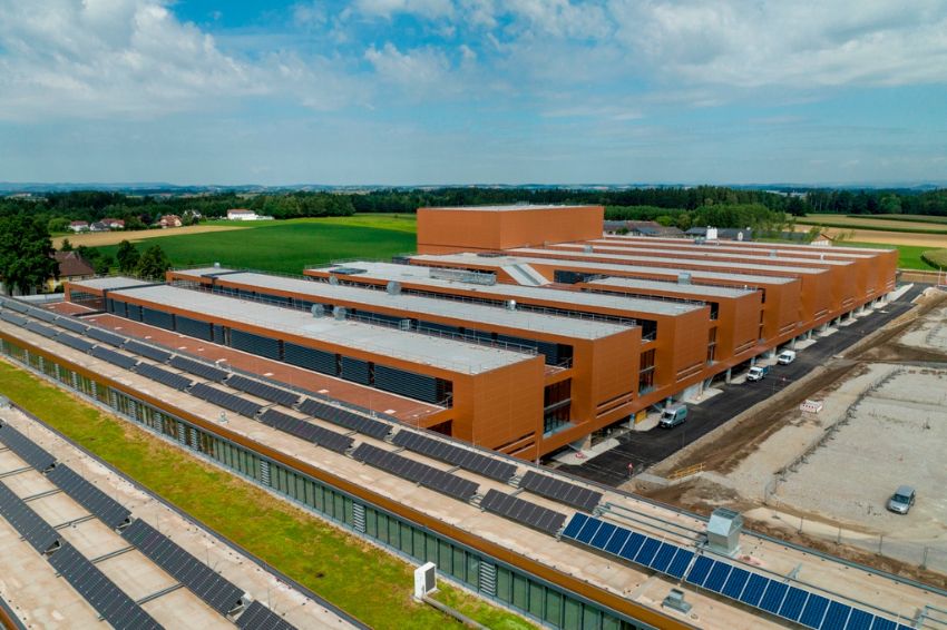 06-02-23-canal-solar-Fronius investe 230 milhões de euros na criação de linhas de produção