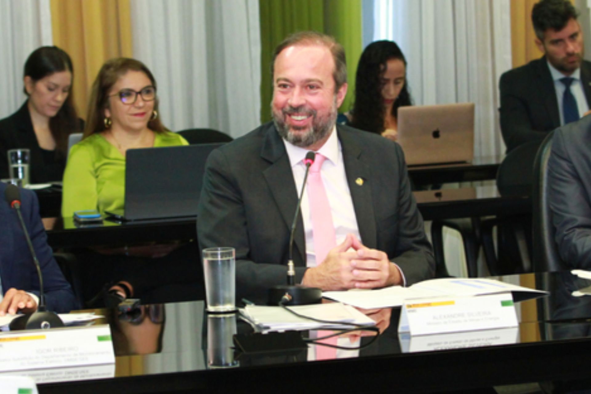 Governo anuncia novos secretários do Ministério de Minas e Energia