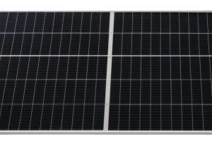 06-03-23-canal-solar-Painel com tecnologia de HJT da Risen atinge eficiência de 23,89%