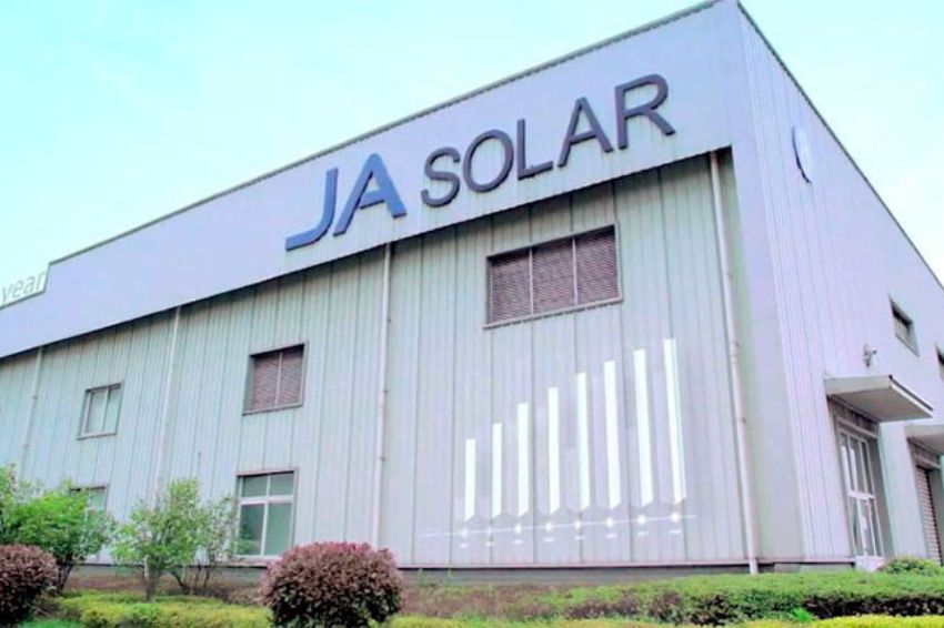 JA Solar celebra parceria com clientes estratégicos