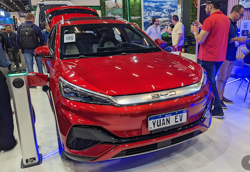 O SUV Yuan Plus EV foi uma das principais novidades da marca no estande. Foto: BYD/Divulgação