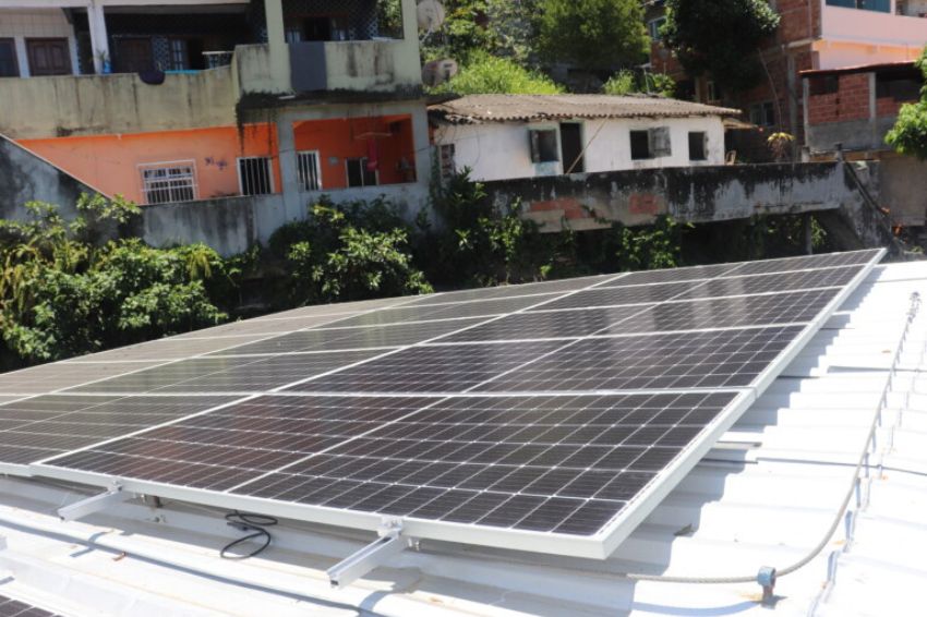 Revolusolar e IEI entregam propostas para o Programa Social de Energia Solar Federal