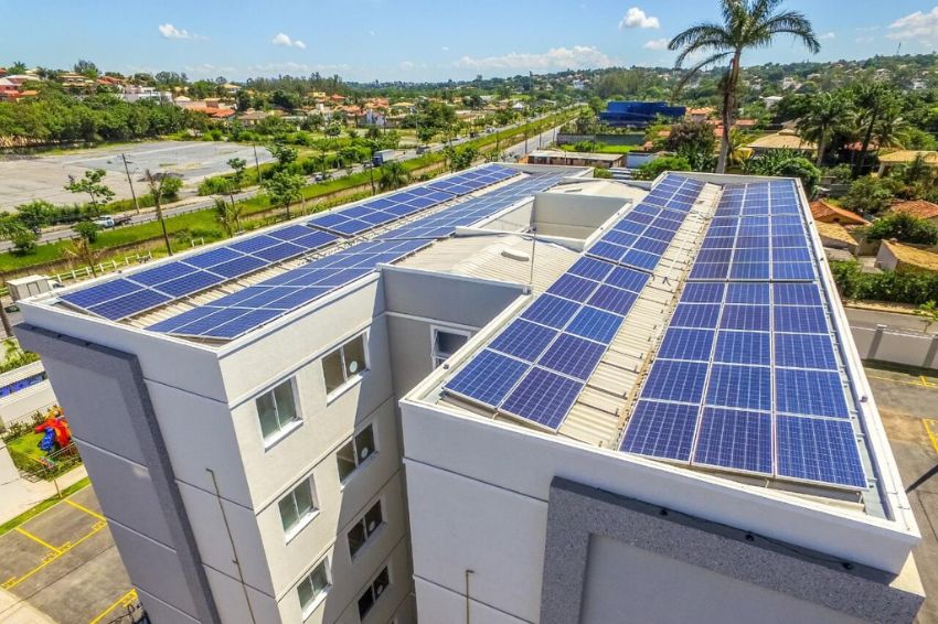 Condomínios investem mais em energia solar do que em segurança e portarias