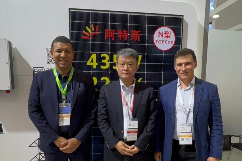 SNEC 2023 maior feira de energia solar reúne empresas de 95 painéis