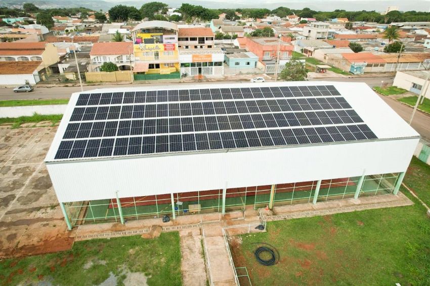 Escola pública economiza R$ 3,7 mil por mês com energia solar