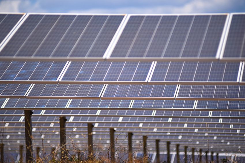 Brasil supera 32 GW de energia solar em operação