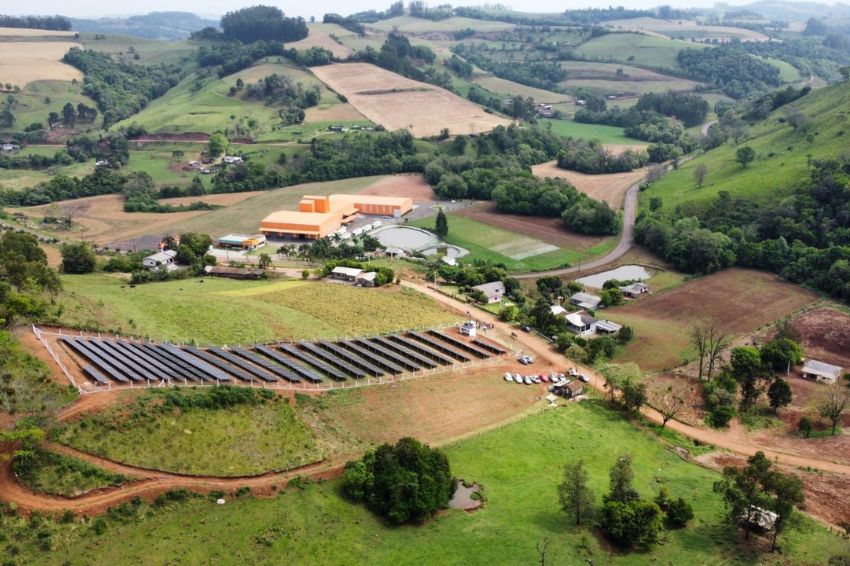 10-10-12-canal-solar-Usina de investimento com módulos bifaciais é inaugurada para atender 250 clientes em SC