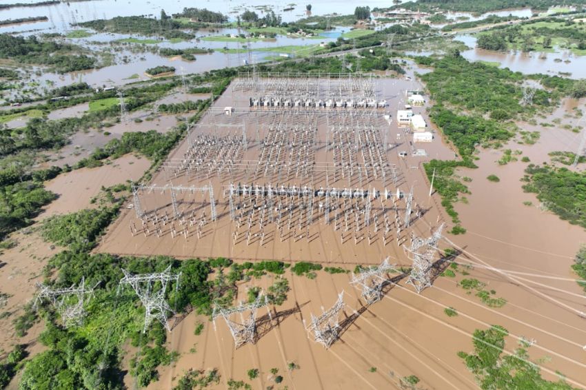 Chuvas causam alagamento de subestação no Rio Grande do Sul