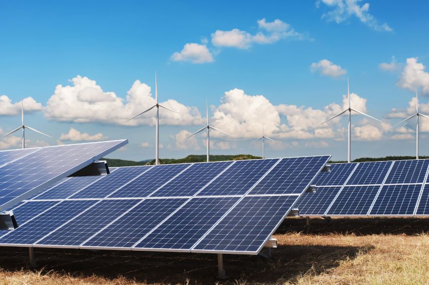 Usinas solares e eólicas responderam por 90% da capacidade adicionada em 2023