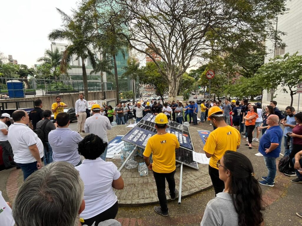 Manifestação realizada na sede da Cemig. Foto: Alexandre Rodrigues