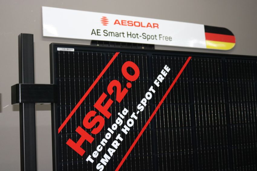 Módulo “AE Smart Hot-Spot Free”. Imagem: AE Solar/Divulgação