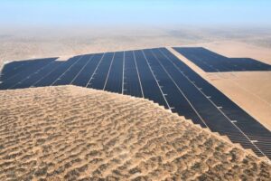 Energia solar Canal Solar Projeto de 300 MW no Deserto de Tengger é comissionado na China