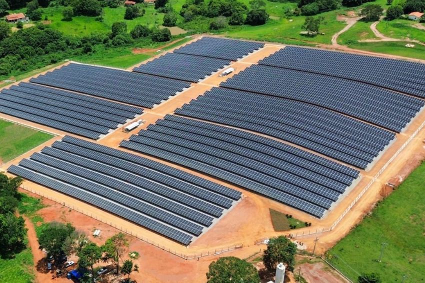 Maior projeto híbrido de energia solar e diesel do Brasil é instalado em Goiás